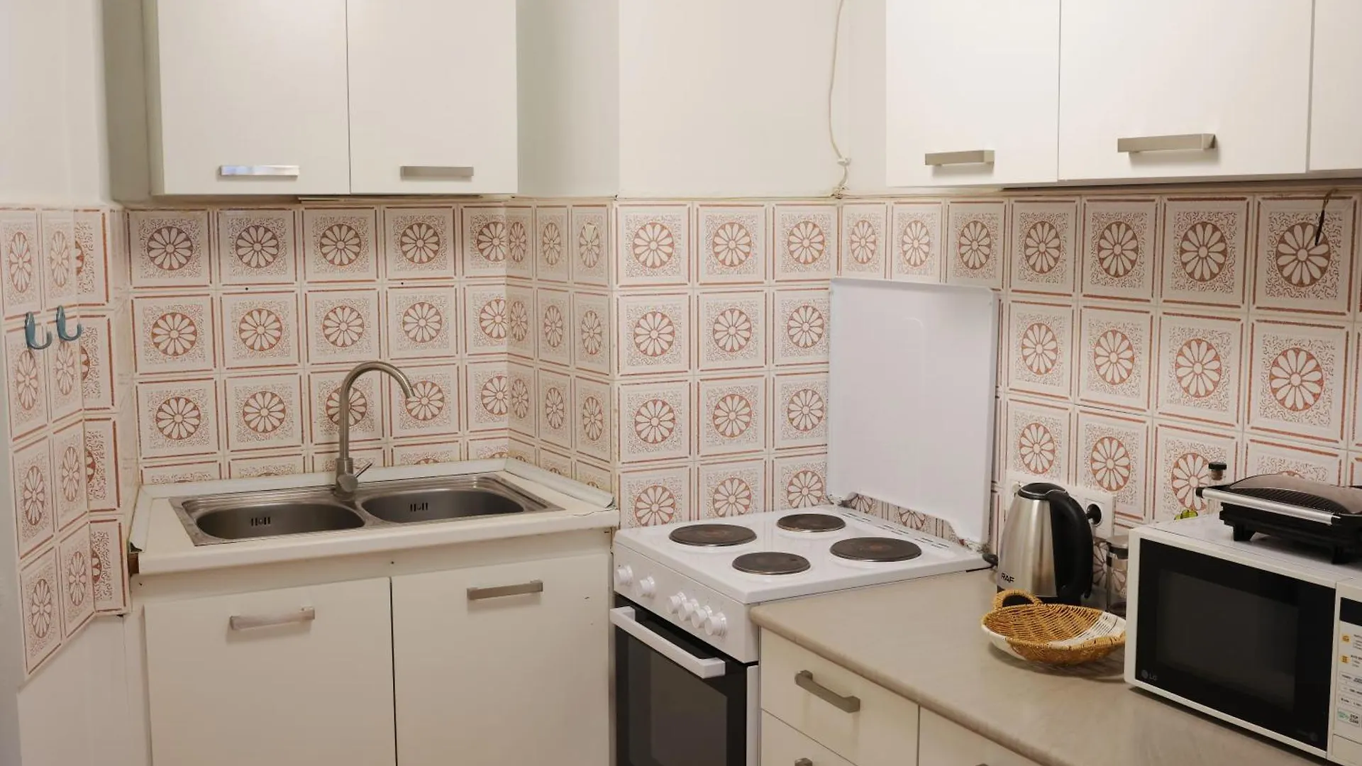 Cozy & Bright Apartment In The Heart Of Tbilisi