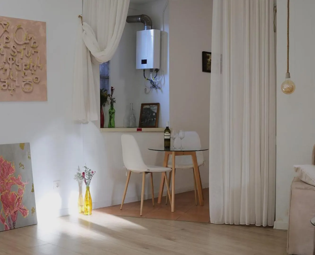 Cozy & Bright Apartment In The Heart Of Tbilisi