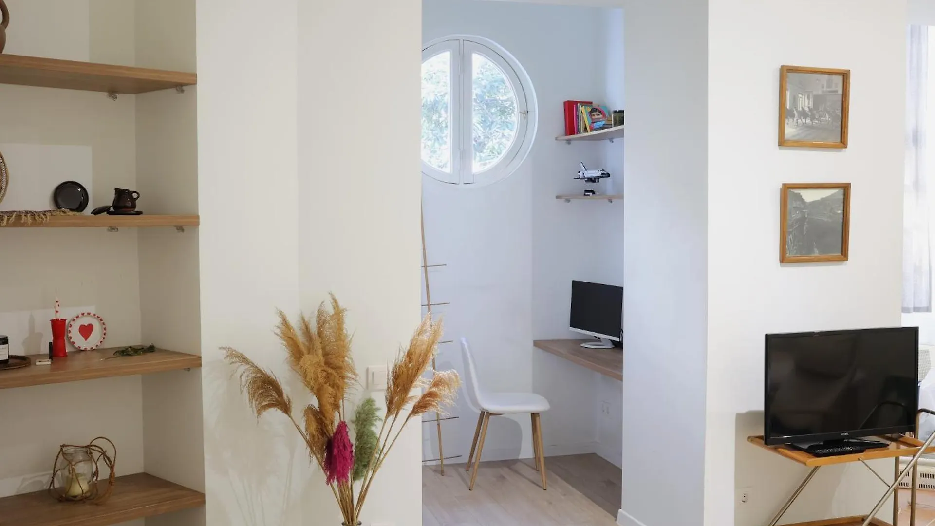 Cozy & Bright Apartment In The Heart Of Tbilisi