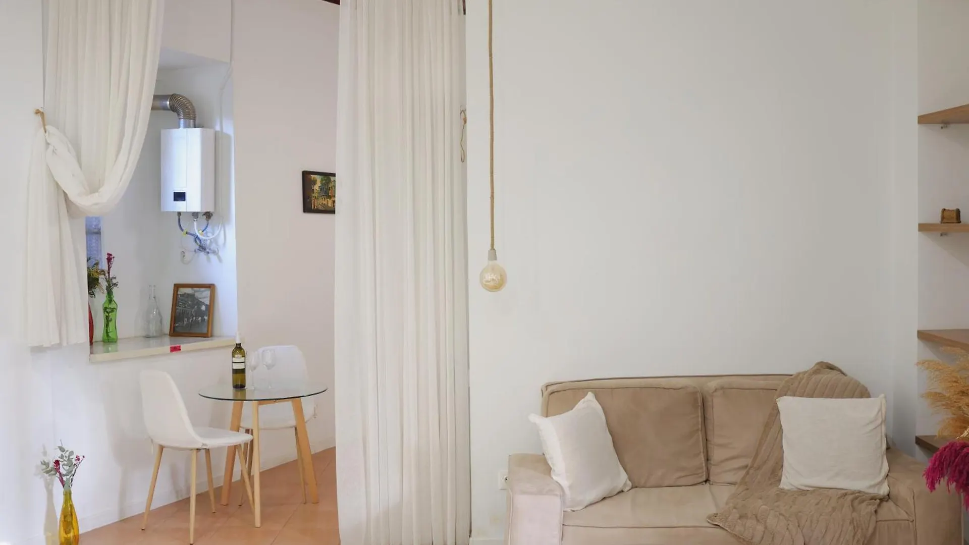 Cozy & Bright Apartment In The Heart Of Tbilisi